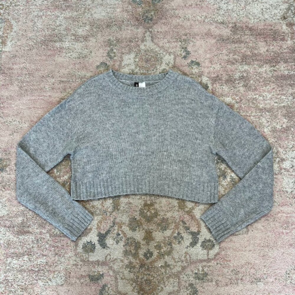 H&M Divided Gray Cropped Sweater Size XS